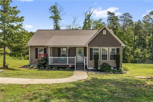 811 Falling Creek Ct, Rural Hall, NC, 27045-9027 | Card Image