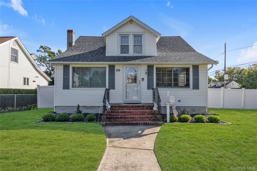 85 Ferndale Blvd, Islip, NY, 11751-2821 | Card Image