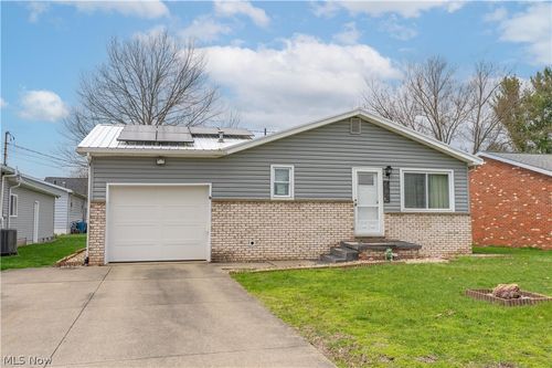 408 4th St Ne, New Philadelphia, OH, 44663-2746 | Card Image