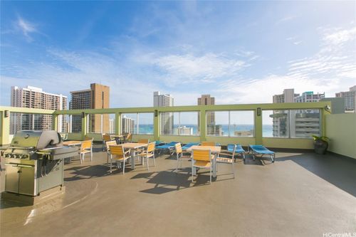 604-2452 Tusitala St, Honolulu, HI, 96815-3124 | Card Image