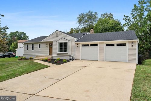 805 Stag Way, FORT WASHINGTON, MD, 20744-6818 | Card Image