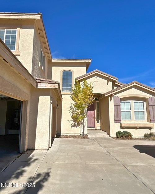 7121 Crest Hill Dr, Reno, NV, 89506-5633 | Card Image