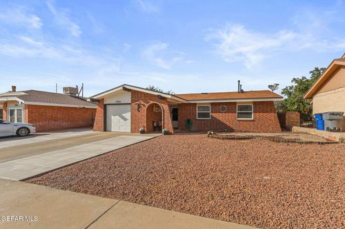 11765 Scott Simpson Dr, El Paso, TX, 79936-6230 | Card Image