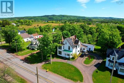 472 Main St, House other with 5 bedrooms, 2 bathrooms and null parking in Parrsboro NS | Image 1