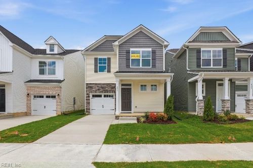1533 Waltham Ln, Newport News, VA, 23608-7774 | Card Image