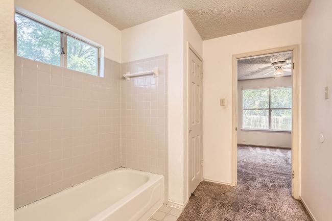 10421 Cayuse Cv, House other with 3 bedrooms, 2 bathrooms and 4 parking in Austin TX | Image 17
