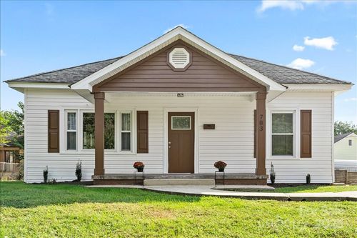 703 Rankin Ave, Mount Holly, NC, 28120-1569 | Card Image