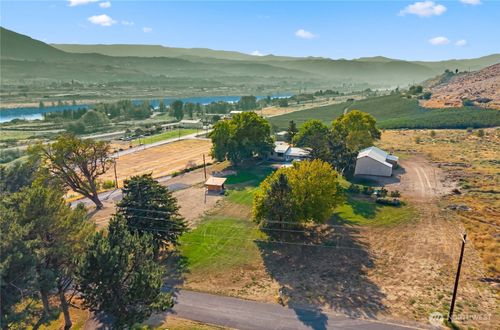 1550 Pear Ln, Rock Island, WA, 98850-9545 | Card Image