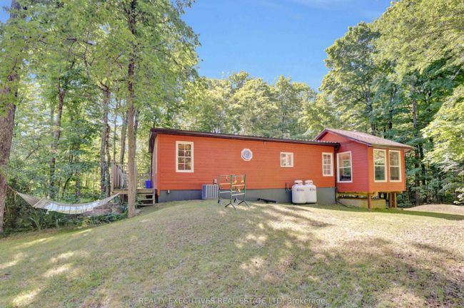 209 Maple Grove Lane, House other with 2 bedrooms, 1 bathrooms and 6 parking in South Frontenac ON | Image 19