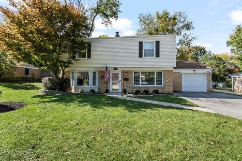 423 4th Ave, Libertyville, IL, 60048-2916 | Card Image