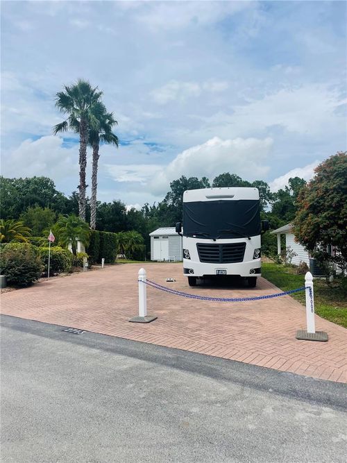 2713 St George Dr, DAVENPORT, FL, 33837-1541 | Card Image