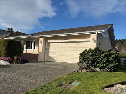 1018 Scottswood Lane, Victoria, BC, V8Y2Y2 | Card Image