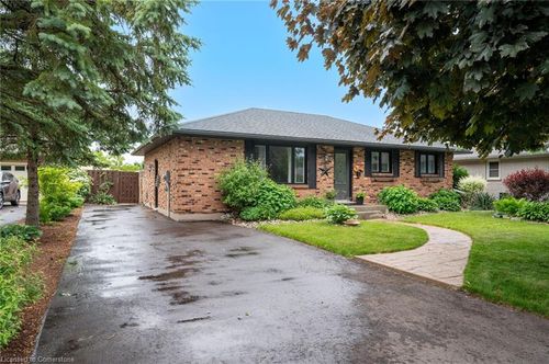 3 Kamps Cres, Tillsonburg, ON, N4G5H8 | Card Image