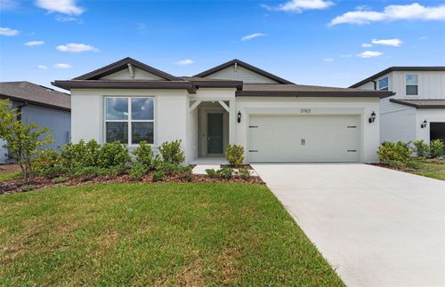 37821 Clinch Cir, Zephyrhills, FL, 33540-6613 | Card Image