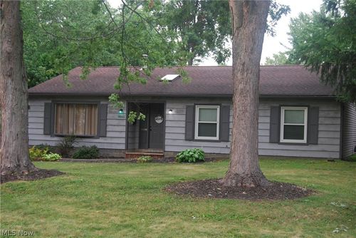 9001 Elm St, Mentor, OH, 44060-6315 | Card Image