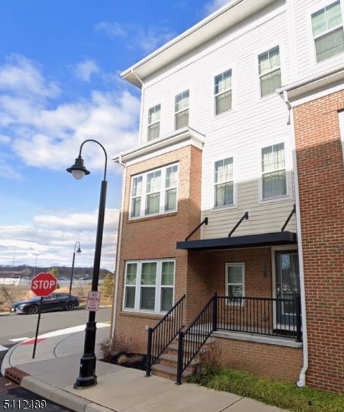 2 Bond St, North Brunswick, NJ, 08902-5035 | Card Image