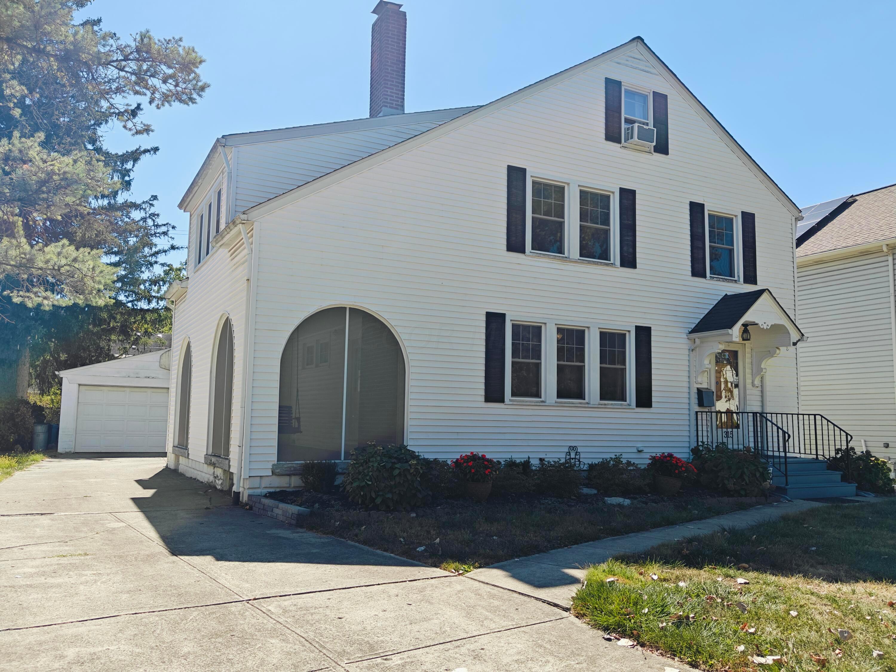 Dunedin Rd, Columbus, OH 43214