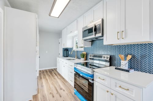 1089 S 300 E, Salt Lake City, UT, 84111-4637 | Card Image