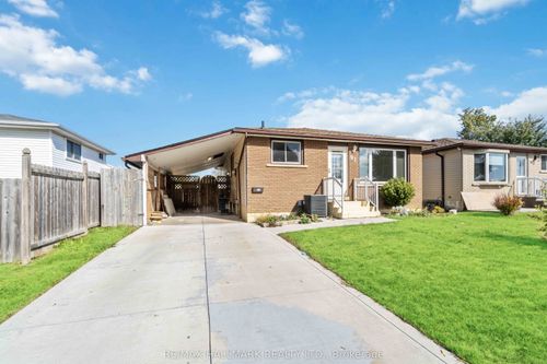 91 Boston Cres, Hamilton, ON, L8T4N1 | Card Image