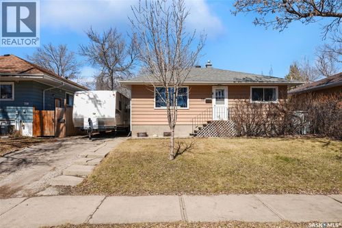 716 18th Ave E, Regina, SK, S4N1E7 | Card Image
