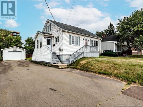79 Rue Olivier, Dieppe, NB, E1A1S3 | Card Image