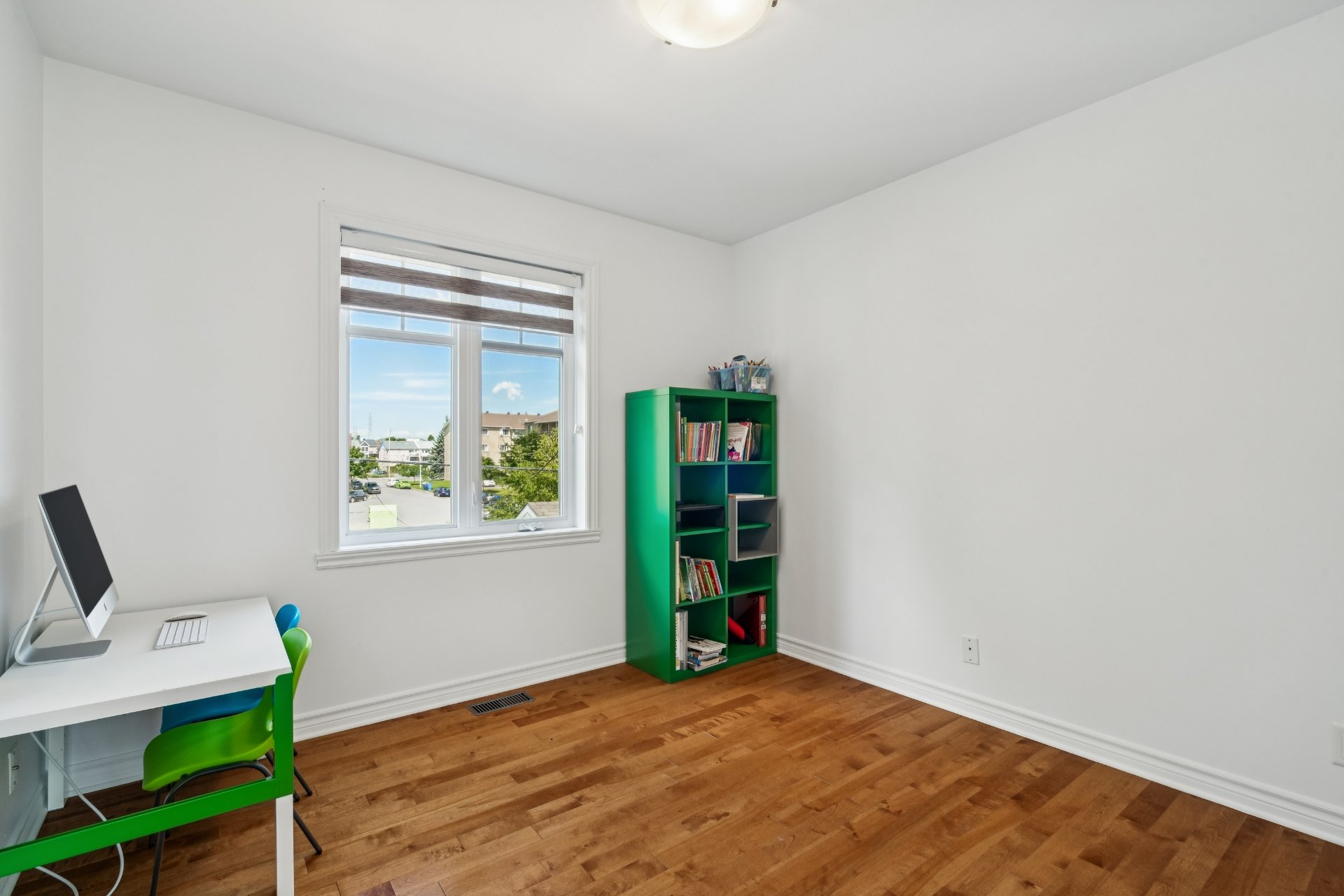 Residential in Longueuil (Saint-Hubert) 4