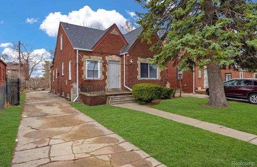 11437 Kenmoor St, Detroit, MI, 48205-3221 | Card Image