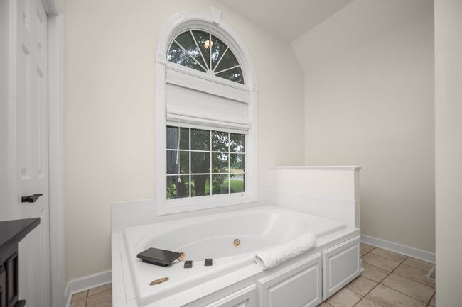 208 Loop Dr, House other with 4 bedrooms, 4 bathrooms and 3 parking in Winchester TN | Image 52