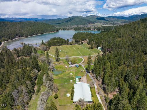 910 Reeves Creek Rd, Selma, OR, 97538-9521 | Card Image
