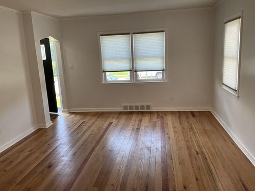 42 Park W, New Hyde Park, NY, 11040-3504 | Card Image