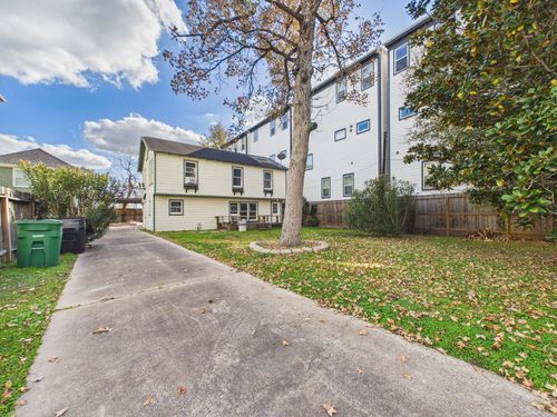 1334 W 21st St, Houston, TX, 77008-1602 | Card Image