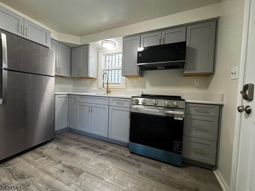 117-117 16th Ave, Newark, NJ, 07103-2041 | Card Image
