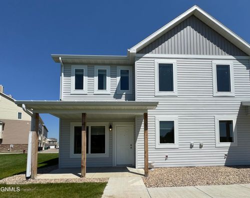 3304 Kenner Loop, Bismarck, ND, 58504-7336 | Card Image