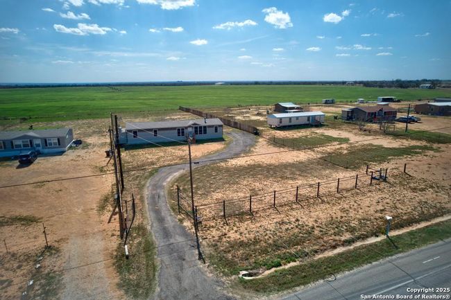 4817 W Fm 476, House other with 4 bedrooms, 2 bathrooms and null parking in Poteet TX | Image 33