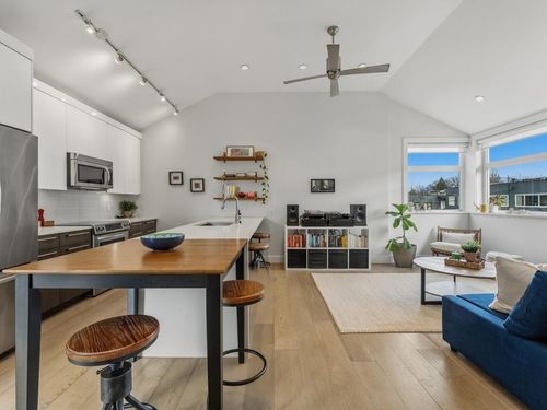 1681 Kitchener St, Vancouver, BC, V5L2W1 | Card Image