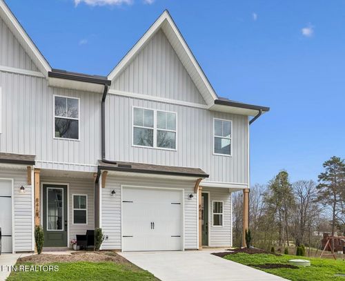 8416 Whisper Ln, Powell, TN, 37849-3151 | Card Image