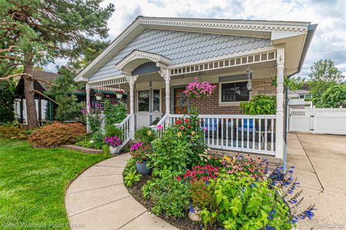 22458 Milner St, Saint Clair Shores, MI, 48081-2003 | Card Image