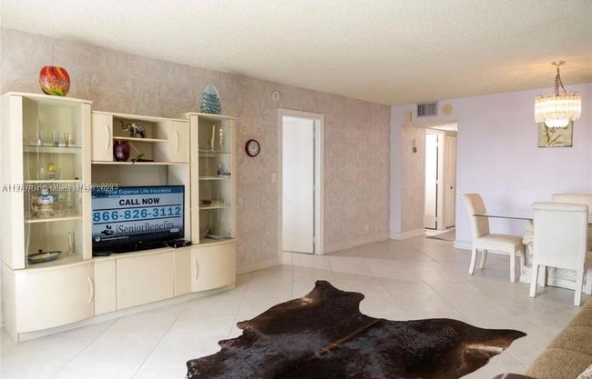 APT-1709 - 3800 S Ocean Dr, Condo with 1 bedrooms, 2 bathrooms and null parking in Hollywood FL | Image 5