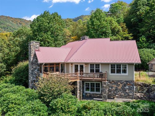 1992 Green Creek Rd, Bakersville, NC, 28705-6922 | Card Image