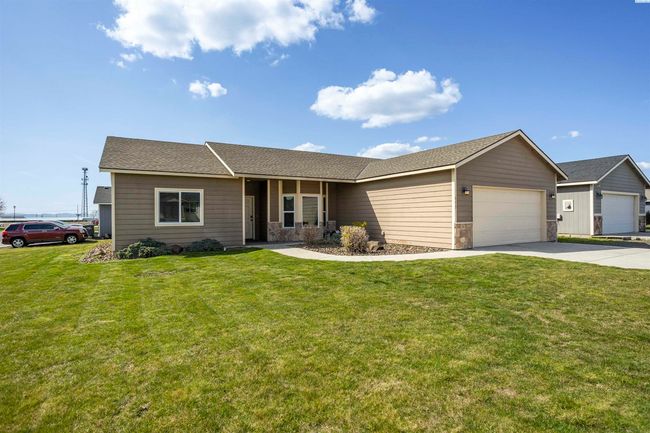 615 N Larkspur Ln, Home with 3 bedrooms, 2 bathrooms and null parking in Othello WA | Image 27
