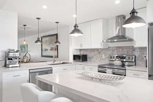 apt-206-555 Banyan Tree Ln, Delray Beach, FL, 33483-5066 | Card Image