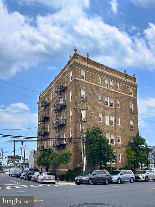 c1-2 S Hartford Ave, Atlantic City, NJ, 08401-6111 | Card Image