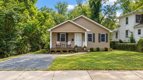 414 Sunnyside St, Staunton, VA, 24401-3453 | Card Image