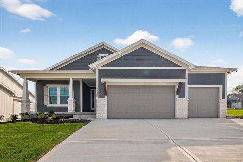 12425 Empress St, Platte City, MO, 64079-8582 | Card Image