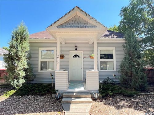 214 Marsh St, Maple Creek, SK, S0N1N0 | Card Image