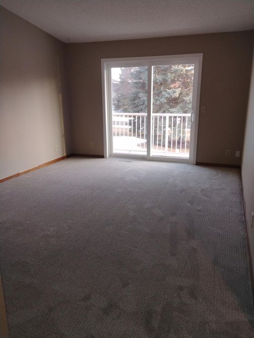 1027 Pond View Ct, Vadnais Heights, MN, 55127-3604 | Card Image