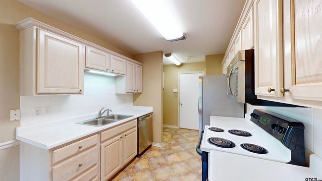 APT-1002 - 5401 Hollytree Dr, Condo with 3 bedrooms, 2 bathrooms and null parking in Tyler TX | Image 10