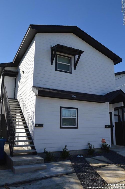 201-206 Roberts St, San Antonio, TX, 78207-1454 | Card Image