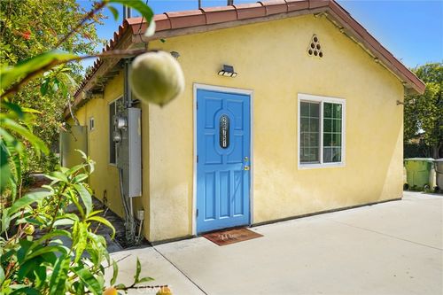 20751 Parthenia St, Winnetka, CA, 91306-1238 | Card Image