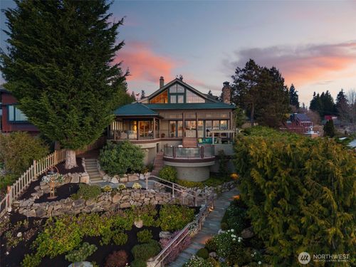 1121 Irene Pl Ne, Bainbridge Island, WA, 98110-1933 | Card Image